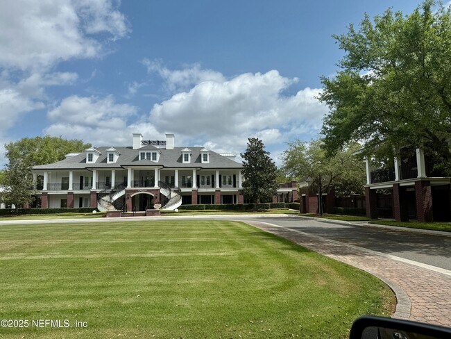 785 Oakleaf Plantation Pkwy in Orange Park, FL - Foto de edificio - Building Photo