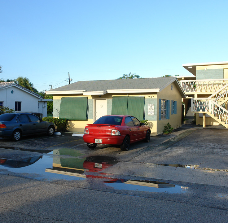 731-733 NE 7th Ave in Fort Lauderdale, FL - Building Photo