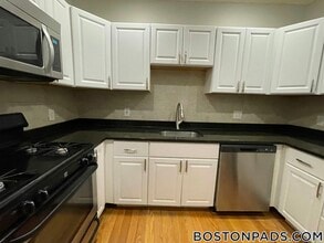 1789 Commonwealth Ave, Unit 1 in Boston, MA - Building Photo - Building Photo