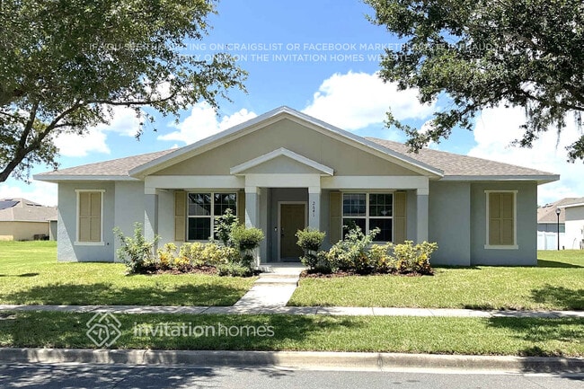 property at 2641 Grasmere View Pkwy N