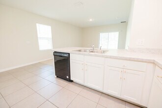 6777 Longboat Dr in Brooksville, FL - Building Photo - Building Photo
