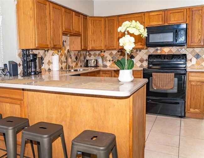 501 NW 28th Ct in Wilton Manors, FL - Building Photo - Building Photo