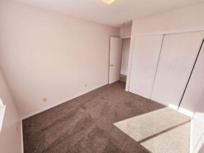 1108 Meadbrook St in Las Vegas, NV - Building Photo - Building Photo