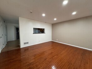 2712 Woodmere Dr in Darien, IL - Building Photo - Building Photo