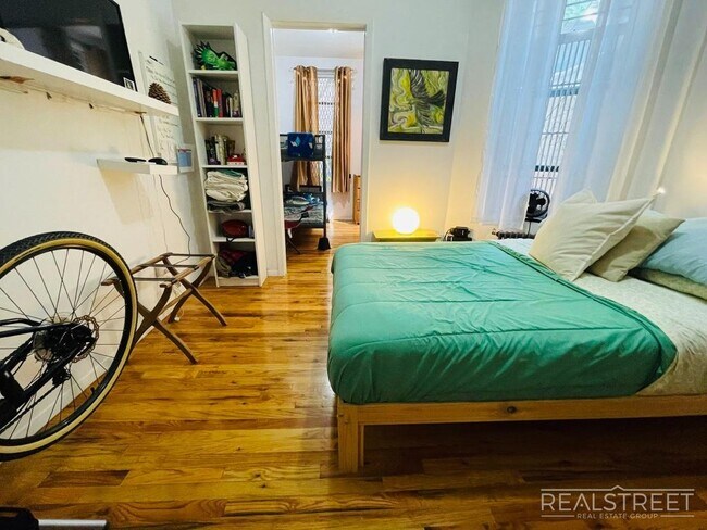 Newly Renovated Spacious 2BR in Heart of Park Slope, Unit 1 in Brooklyn, NY - Building Photo - Building Photo