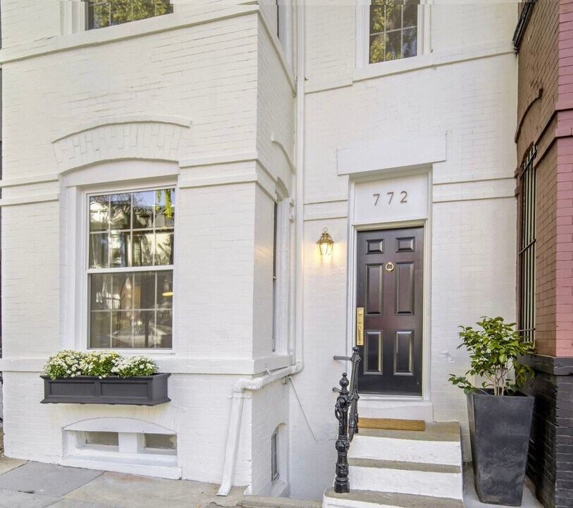 772 Harvard St NW in Washington, DC - Building Photo