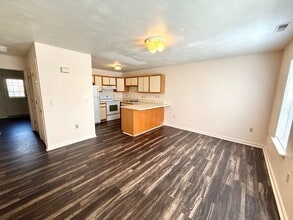 302-864 Sheliah Ct in Blacksburg, VA - Building Photo - Building Photo
