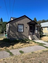 1826 Oregon Ave in Klamath Falls, OR - Building Photo