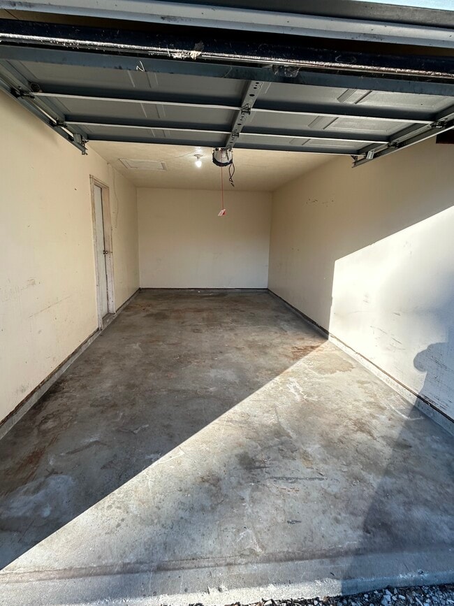 214 S 4th Ave in Chenoa, IL - Building Photo - Building Photo