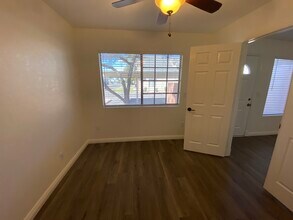 2301 E University Dr in Mesa, AZ - Building Photo - Building Photo