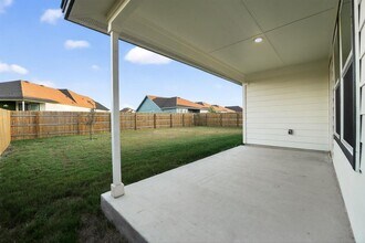 136 Watch Hl in Jarrell, TX - Building Photo - Building Photo