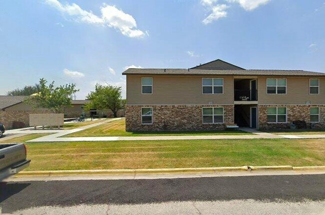 1501 Newland Dr in Gainesville, TX - Building Photo - Building Photo