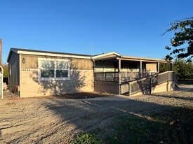 16340 Sycamore Ave in Patterson, CA - Building Photo
