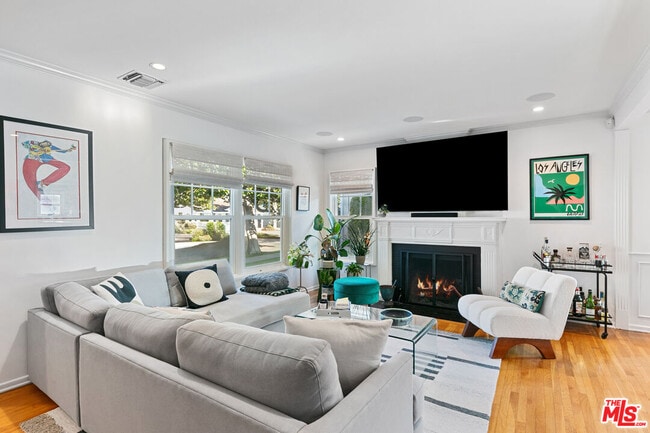 7401 El Manor Ave in Los Angeles, CA - Building Photo - Building Photo