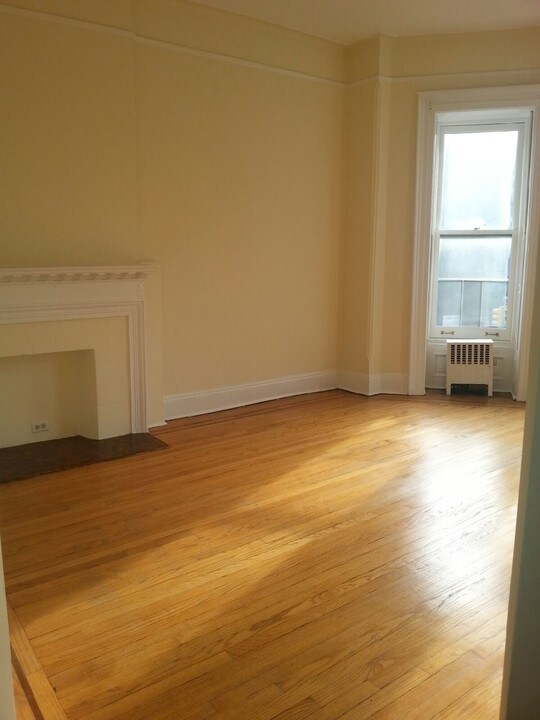 71 8th Ave in Brooklyn, NY - Building Photo