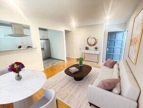 12759 Matteson Ave in Los Angeles, CA - Building Photo - Interior Photo