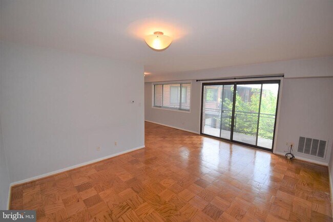 4373 Cherry Hill Rd in Arlington, VA - Building Photo - Building Photo