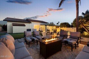 6252 E Beverly Ln in Scottsdale, AZ - Building Photo