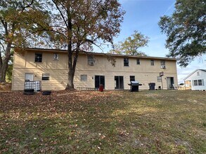 813 Azalea St in Tallassee, AL - Foto de edificio - Building Photo