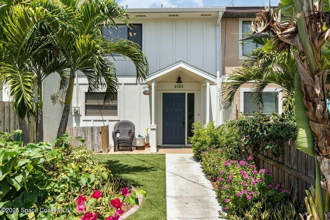 8305 Rosalind Ave in Cape Canaveral, FL - Foto de edificio - Building Photo