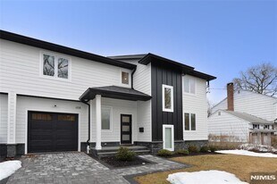 65 Franklin St in Tenafly, NJ - Building Photo