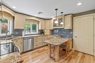 40 Walden Pond Dr in Nashua, NH - Building Photo - Building Photo