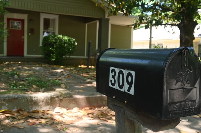 property at 309 Dargan Pl SW