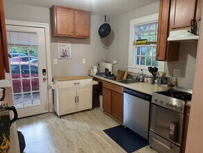 116 Kenan St in Chapel Hill, NC - Building Photo - Building Photo