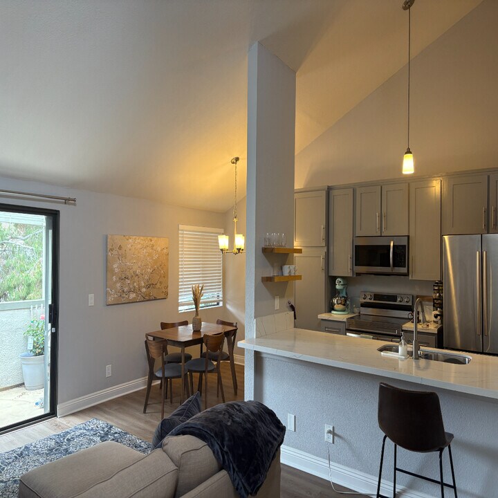 6222 Agee St in San Diego, CA - Building Photo