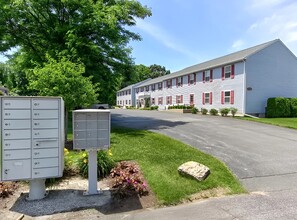 Court Royale Apartments in Schenectady, NY - Building Photo - Building Photo