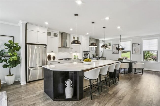 property at 2090 Emmet Pk Ln