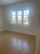 833 Crawford Dr in Peterborough, ON - Building Photo