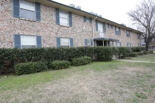 Fair Oaks Apartments in Dallas, TX - Foto de edificio - Building Photo