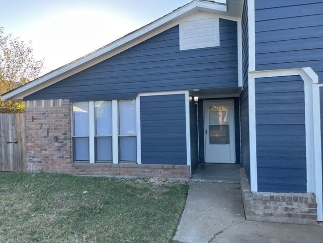 1719 SW 14th St in Lawton, OK - Building Photo - Building Photo