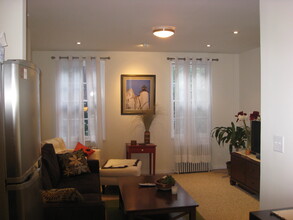 263 S 21st St, Unit 2 in Philadelphia, PA - Building Photo - Building Photo