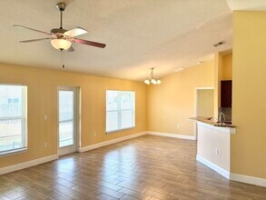 213 SW Starfish Ave in Port St. Lucie, FL - Building Photo - Building Photo