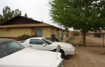 11938 1st Ave in Hesperia, CA - Building Photo - Building Photo