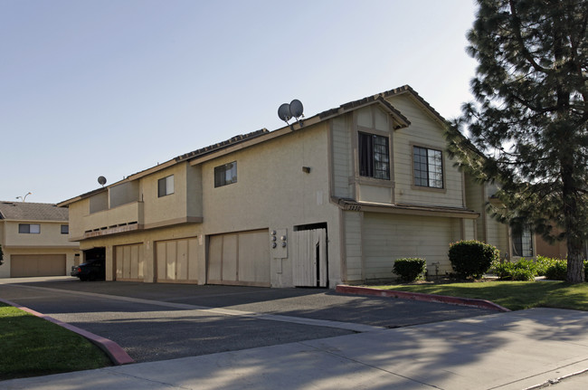 3230-3240 Triumph Ln in Ontario, CA - Building Photo - Building Photo