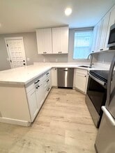 2026 Lombard Ave, Unit #1 in Everett, WA - Foto de edificio - Building Photo