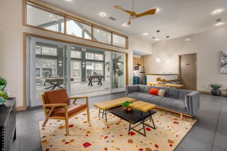 Stonehaven Apartments in Columbia, MD - Foto de edificio - Interior Photo