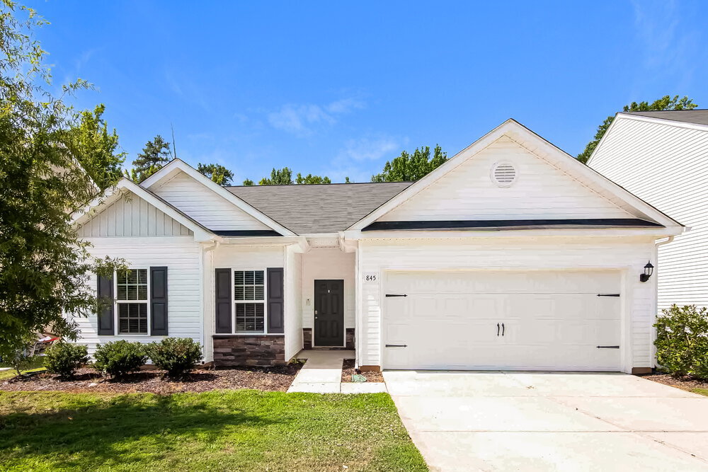 845 Joselynn Drive in Gastonia, NC - Building Photo