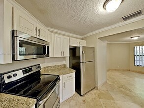 800 SW 87th Terrace in Plantation, FL - Building Photo - Building Photo