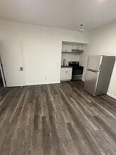 2704 S Vermont Ave in Los Angeles, CA - Building Photo - Building Photo