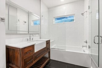 3947 S Mead St in Seattle, WA - Building Photo - Building Photo