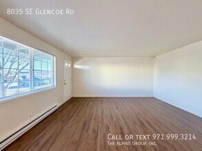 8035 SE Glencoe Rd in Portland, OR - Building Photo - Building Photo