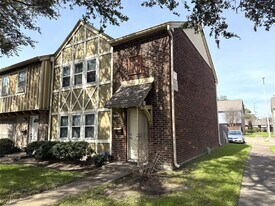 10428 Hammerly Blvd in Houston, TX - Building Photo
