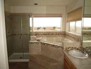 9005 Walter Bambrook Pl NE in Albuquerque, NM - Building Photo - Building Photo
