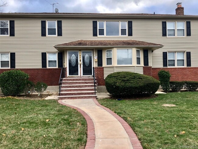 property at 493 Griffin St