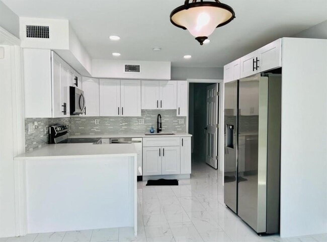 property at 314 Sunshine Dr