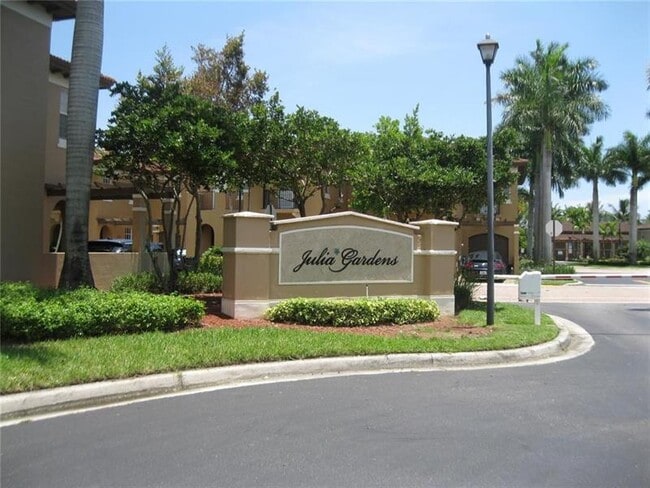 6920 Julia Gardens Dr in Coconut Creek, FL - Foto de edificio - Building Photo